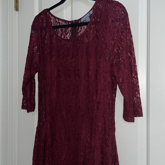 Dress - Picture 2 of 10